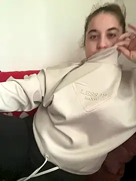 yzabell18 online show from November 29, 2025, 12:41 pm