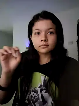 azumiichan online show from December 3, 2024, 4:14 am