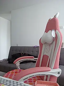 azumiichan online show from September 13, 2025, 1:55 pm