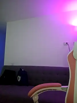 azumiichan online show from October 17, 2025, 12:14 am