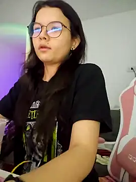 azumiichan online show from October 24, 2025, 11:56 pm