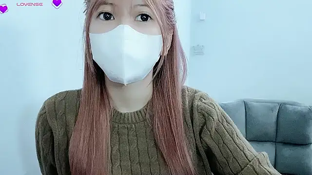 tanhxiu online show from February 12, 2025, 2:21 pm