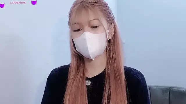 tanhxiu online show from February 18, 2025, 8:14 pm