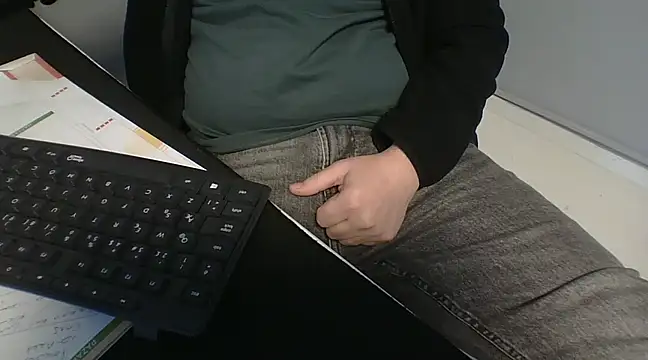 Koraymoray15 online show from February 28, 2025, 2:42 pm