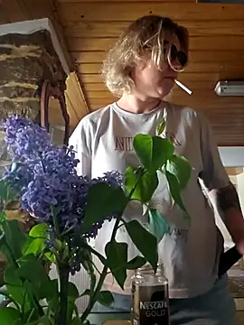 zarina3003 online show from April 2, 2026, 1:31 pm