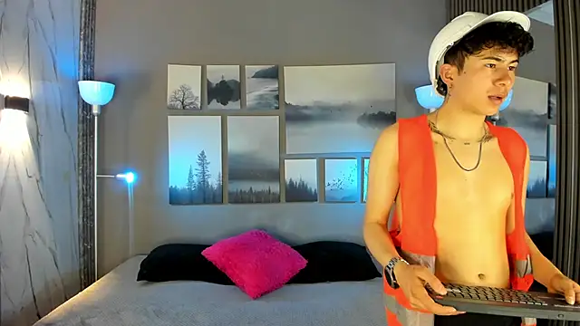 Snapshot of noah_and_rose chatting on September 14, 2025, 7:57 pm noah and rose online show from September 14, 2025, 7:57 pm