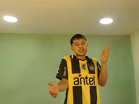 danielitopapuu online show from December 16, 2025, 2:22 pm