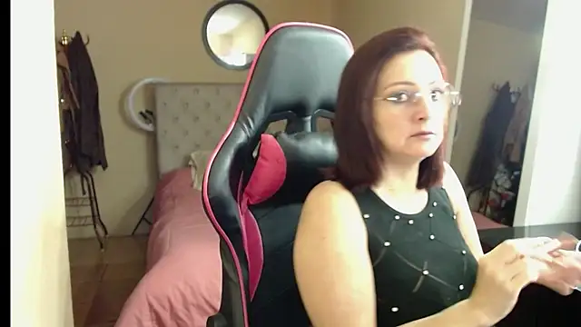 Carol Scottt online show from September 17, 2025, 5:47 pm