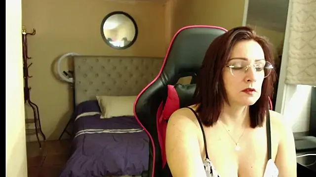 Carol Scottt online show from October 4, 2025, 4:38 pm