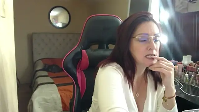 Snapshot of Carol_Scottt chatting on April 27, 2026, 7:01 pm Carol Scottt online show from April 27, 2026, 7:01 pm