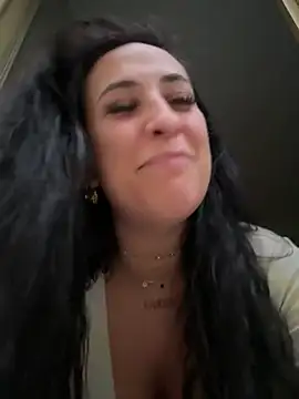 CarolaDrago online show from February 25, 2025, 5:15 pm