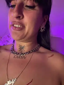 CarolaDrago online show from April 15, 2026, 7:58 pm