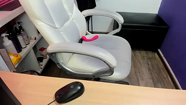 Mishka   online show from March 14, 2025, 8:38 pm