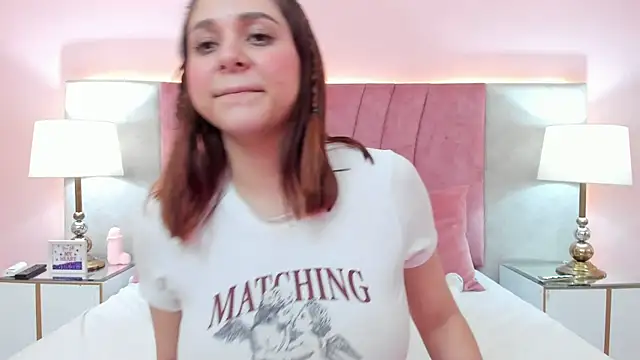 SophiaLaurens online show from January 11, 2025, 3:42 pm