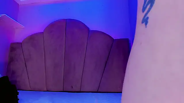 ValeriaAguilar online show from March 17, 2026, 12:59 am