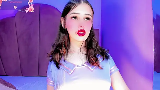 ValeriaAguilar online show from April 3, 2026, 9:46 pm