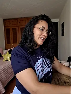 Thaliacooper  online show from September 12, 2025, 6:41 pm