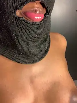 Snapshot of Africanbootie chatting on January 8, 2025, 5:26 pm Africanbootie online show from January 8, 2025, 5:26 pm