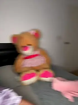 msschloee  online show from October 26, 2025, 3:23 am