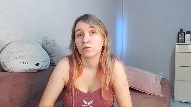 lovely hayley online show from December 18, 2025, 8:26 pm