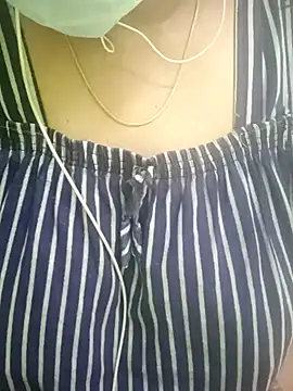 Snapshot of Aishu-tamil09 chatting on January 23, 2025, 11:26 am Aishu-tamil09 online show from January 23, 2025, 11:26 am