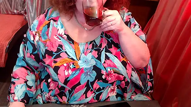 Snapshot of RoseRed69 chatting on May 5, 2026, 6:21 am RoseRed69 online show from May 5, 2026, 6:21 am