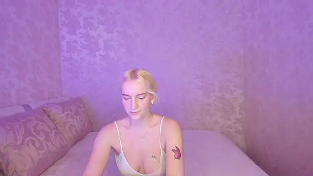 Amanda054 online show from March 19, 2025, 5:50 pm