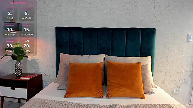 Luna18Pink online show from September 10, 2025, 1:11 pm