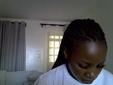 Snapshot of Queen_loveer chatting on March 15, 2026, 1:28 pm Queen loveer online show from March 15, 2026, 1:28 pm