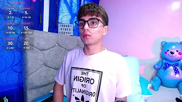 OwenBluee online show from January 10, 2025, 8:26 pm