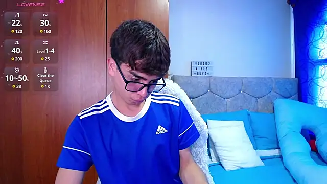 OwenBluee online show from January 14, 2025, 5:45 pm