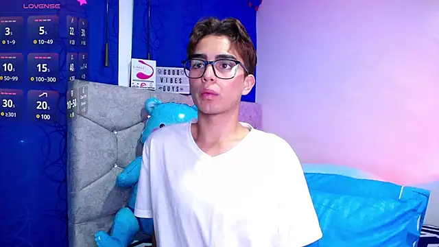 OwenBluee online show from January 29, 2025, 6:33 am