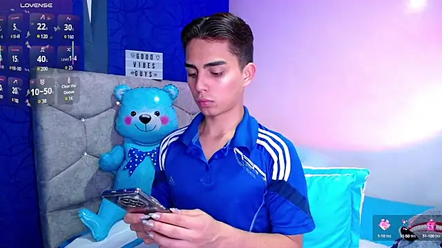 OwenBluee online show from February 28, 2025, 5:26 am