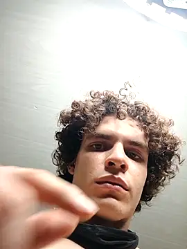 Snapshot of HarryKlein2 chatting on December 2, 2025, 5:13 am HarryKlein2 online show from December 2, 2025, 5:13 am