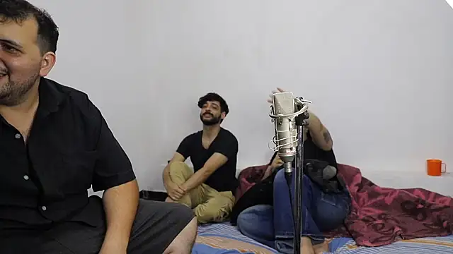 zekefotoslive online show from March 2, 2026, 2:58 am