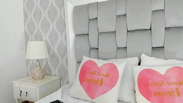 Kimberlin Cam  online show from February 24, 2026, 7:34 pm