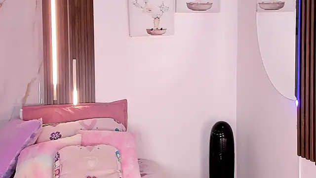 mia six66 online show from March 21, 2026, 12:10 pm