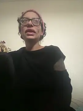 myloveforyouu online show from December 22, 2025, 3:09 pm