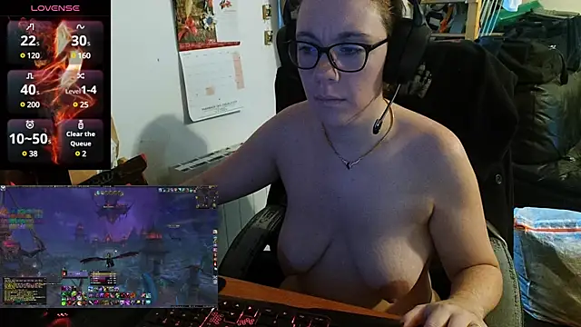 Snapshot of lili-hot-77 chatting on December 18, 2024, 8:31 am lili-hot-77 online show from December 18, 2024, 8:31 am