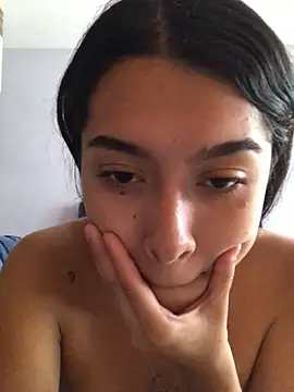 SweetLatiin  online show from February 9, 2025, 6:37 pm