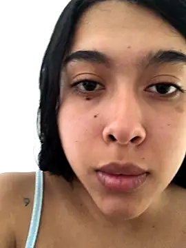 SweetLatiin  online show from October 15, 2025, 8:09 pm