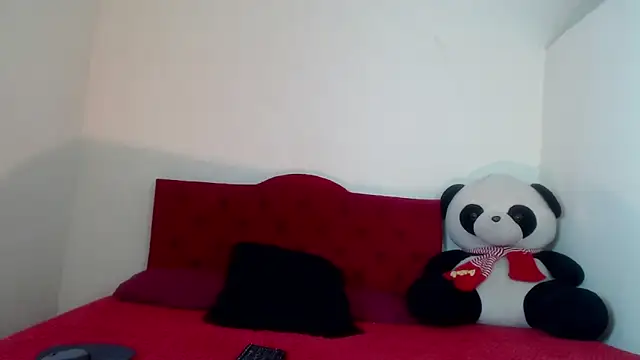 Snapshot of Luluu_08 chatting on February 4, 2025, 1:59 pm Luluu 08 online show from February 4, 2025, 1:59 pm