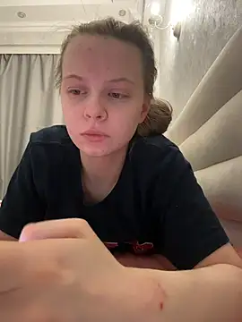 wrenlie online show from February 17, 2026, 1:24 am