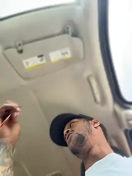 rayyymack online show from April 14, 2026, 3:18 pm