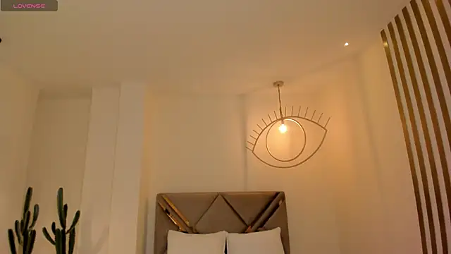 ValeriaRiveraX online show from February 26, 2025, 7:09 am