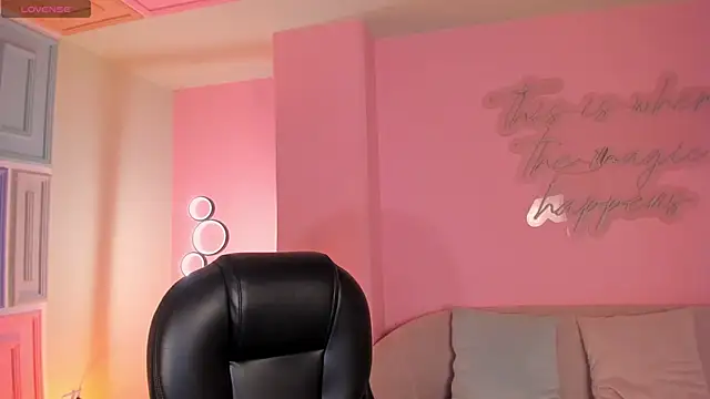 ValeriaRiveraX online show from October 20, 2025, 12:11 am