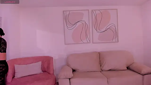 MariaHerrera  online show from November 13, 2025, 9:58 pm