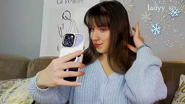 Sofia Hugs online show from January 30, 2025, 11:11 am