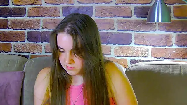 Snapshot of Sofia_Hugs chatting on June 6, 2026, 6:45 pm Sofia Hugs online show from June 6, 2026, 6:45 pm