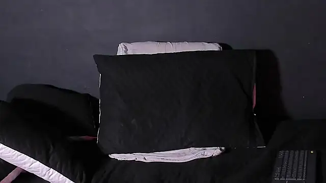 Dylanwhite23  online show from October 15, 2025, 8:31 pm